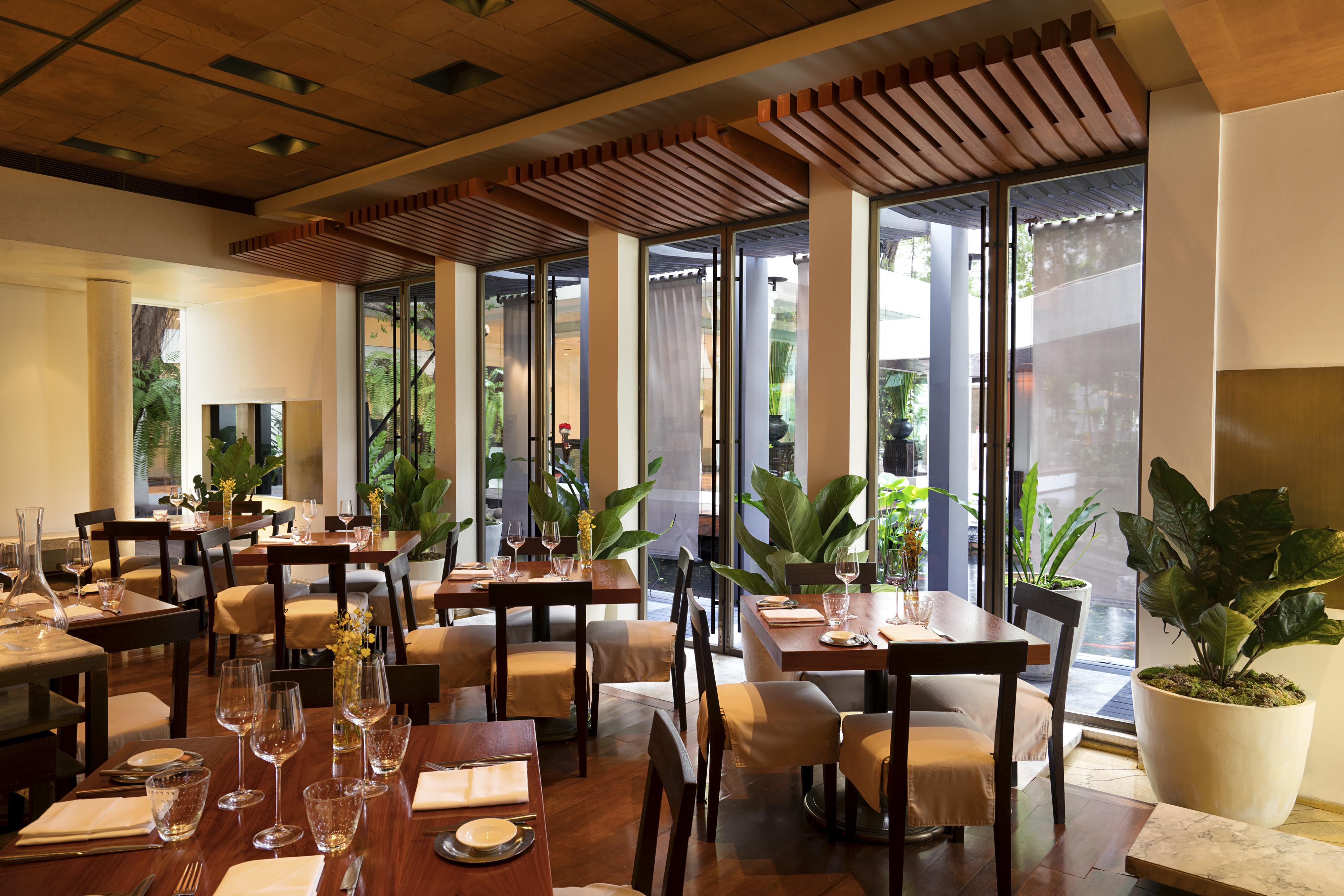 Anantara Siam Bangkok Hotel Eksteriør bilde Interior of the restaurant