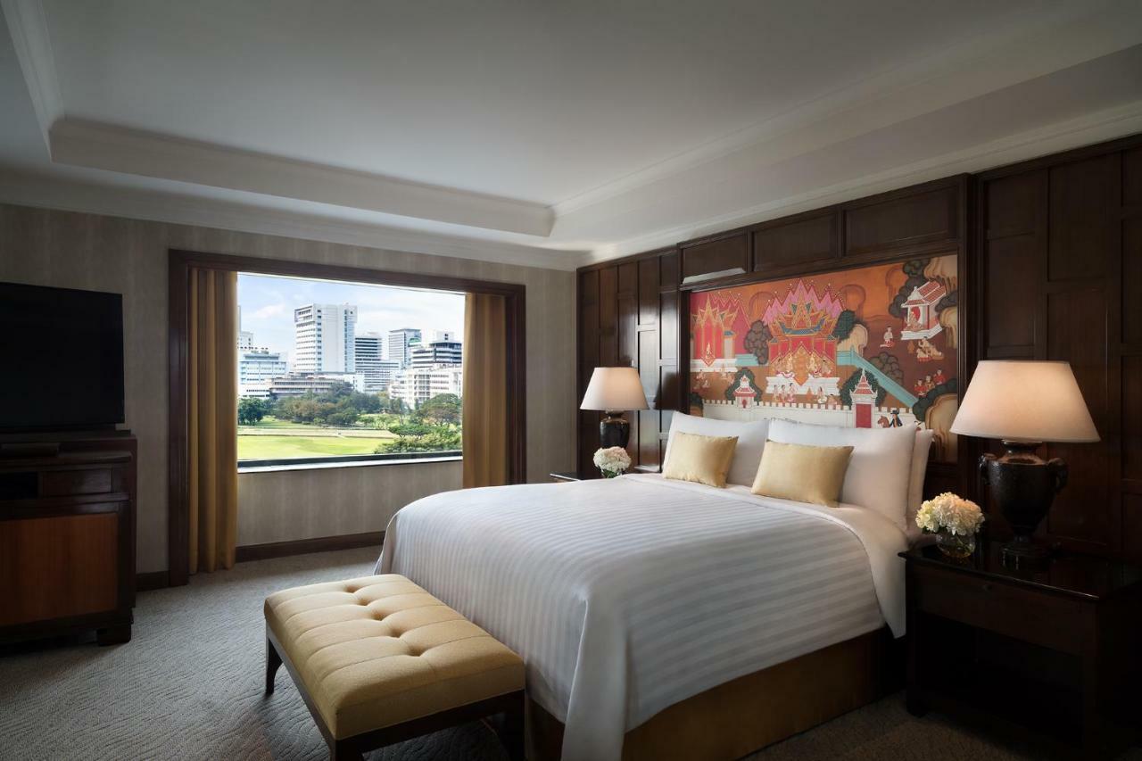 Anantara Siam Bangkok Hotel Eksteriør bilde A bedroom at the hotel